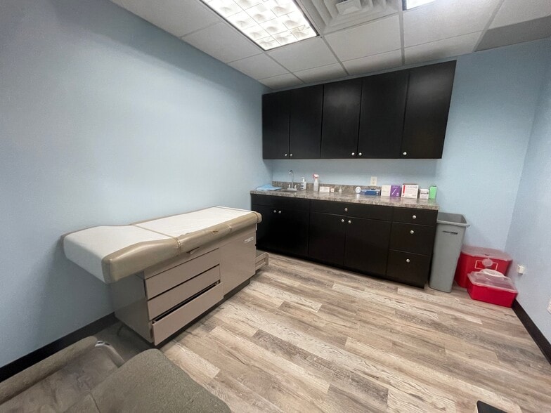 More Photos Of 3041 Avenue U, Brooklyn Medical For Lease