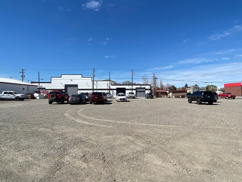 More Photos Of 915 Overland Ave, Burley Distribution For Sale