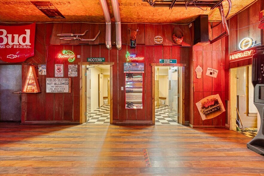 More Photos Of 206 1st St, Soldier Restaurant For Sale