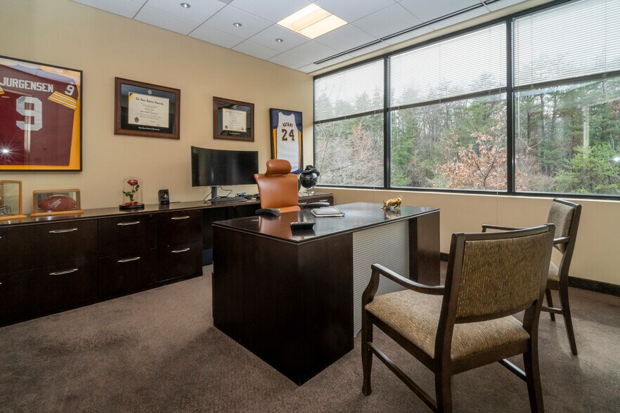 More Photos Of 7230 Lee Deforest Dr, Columbia Office For Lease