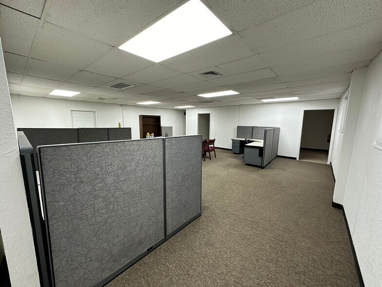 More Photos Of 5609 E Adamo Dr, Tampa Warehouse For Lease