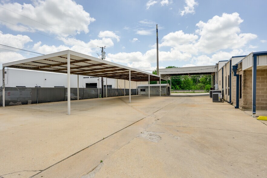 More Photos Of 1809 John McCain Rd, Colleyville Service For Sale