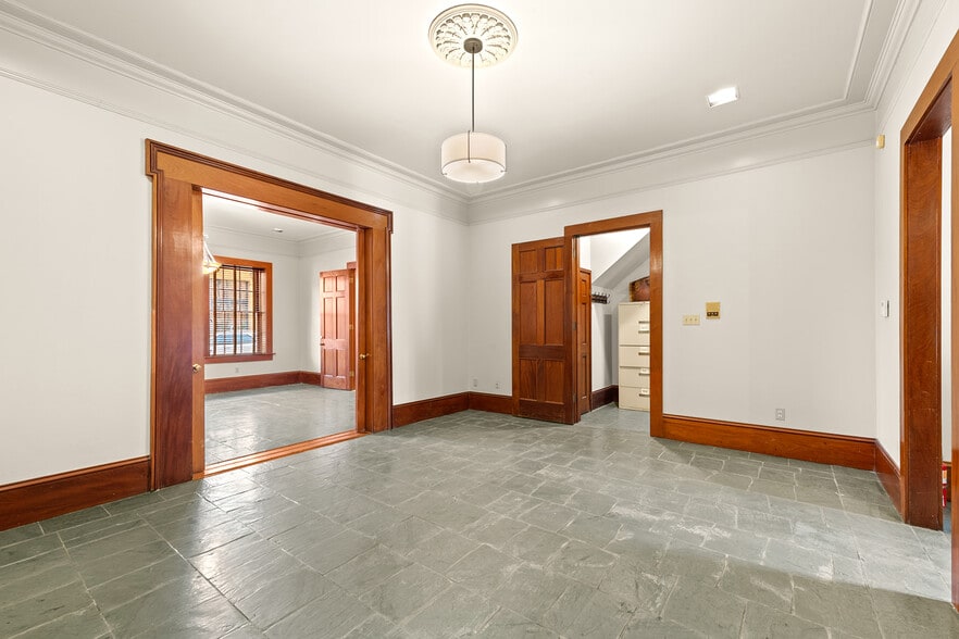 More Photos Of 1018 Bienville Ave, New Orleans Office For Lease