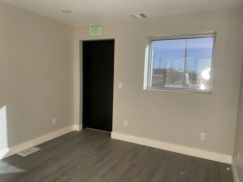 More Photos Of 411 N Williams St, Amarillo Warehouse For Lease