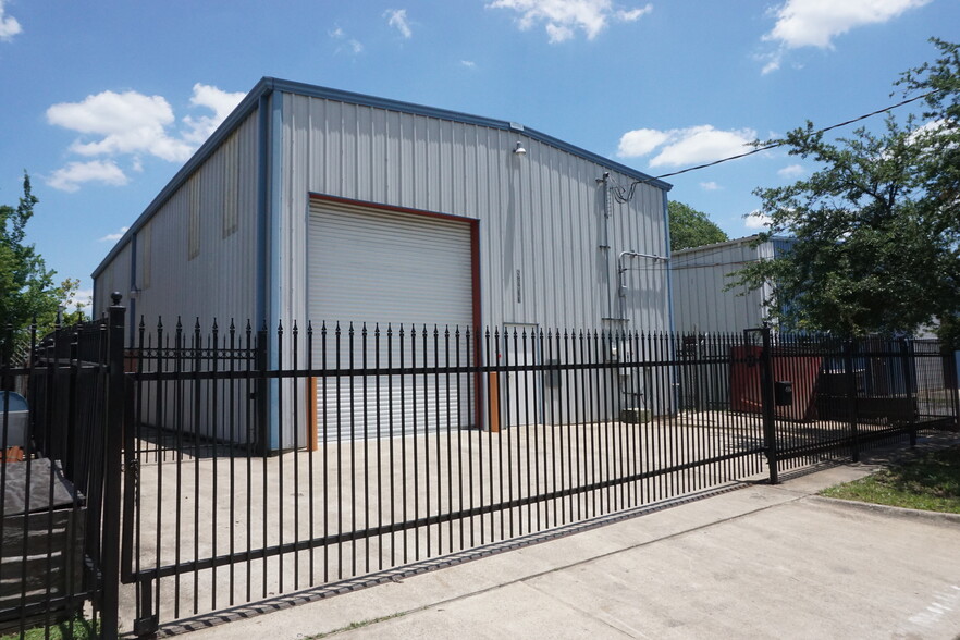 Primary Photo Of 5611 Northdale St, Houston Warehouse For Lease