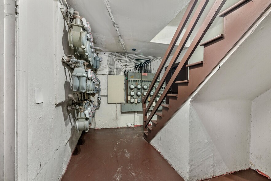 More Photos Of 600 N Soto St, Los Angeles Apartments For Sale