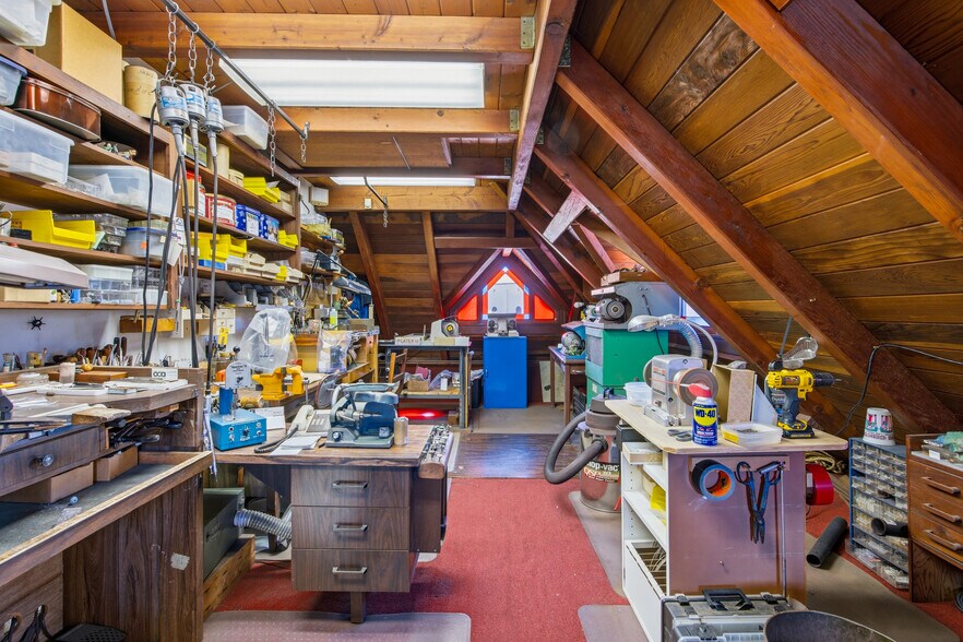 More Photos Of 326 Forest Ave, Laguna Beach General Retail For Sale