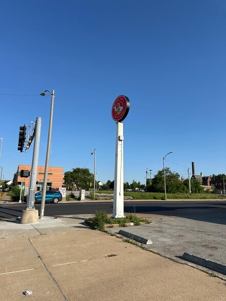 More Photos Of 3610 Page Blvd, Saint Louis Fast Food For Lease