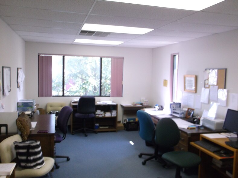 More Photos Of 850 State St, Lemoyne Warehouse For Lease