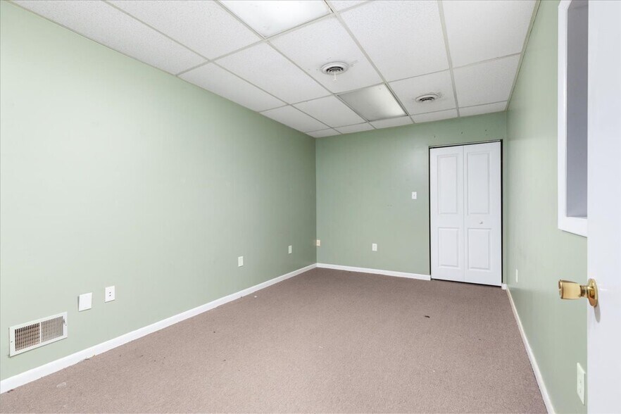 More Photos Of 11 Water St, Front Royal Loft Creative Space For Lease