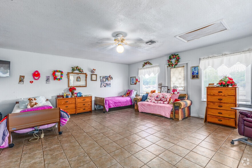 More Photos Of 6005 SE Cypress Rd, Belleview Assisted Living For Sale