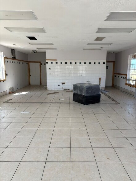 More Photos Of 970 S 200 W, Mount Pleasant Restaurant For Sale