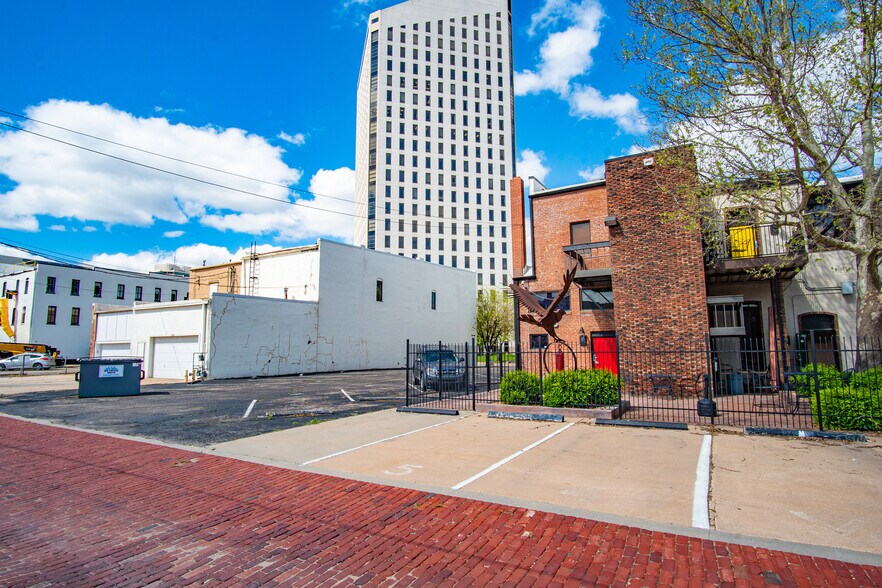 More Photos Of 322 N Main St, Wichita Office Residential For Lease
