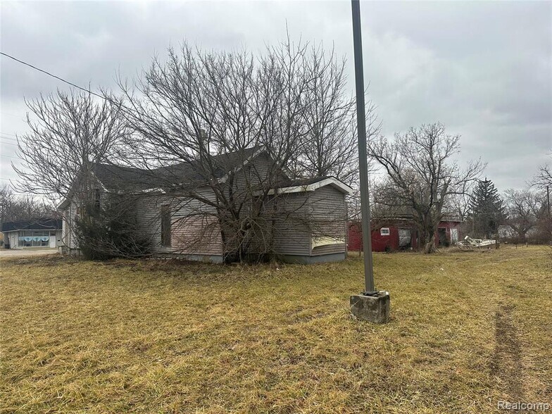 More Photos Of 1102 Pasadena Ave, Flint General Retail For Sale