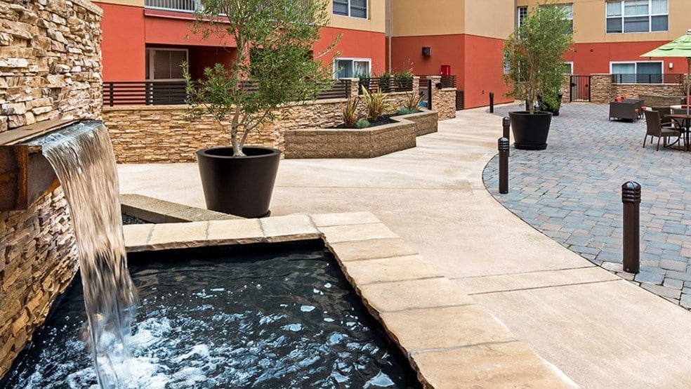 More Photos Of 992-998 4th St, San Rafael Unknown For Lease