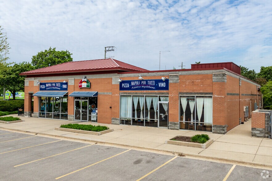 More Photos Of 181-185 N Barrington Rd, Schaumburg Storefront For Lease