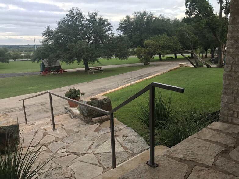 More Photos Of 401 US Highway 67, Santa Anna Hotel For Sale