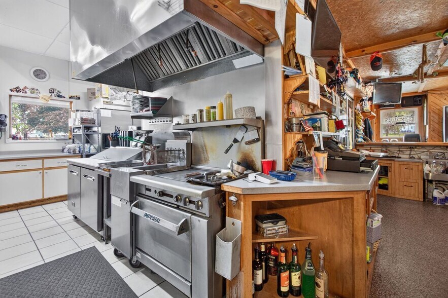 More Photos Of 133 E Main St, Embarrass Specialty For Sale