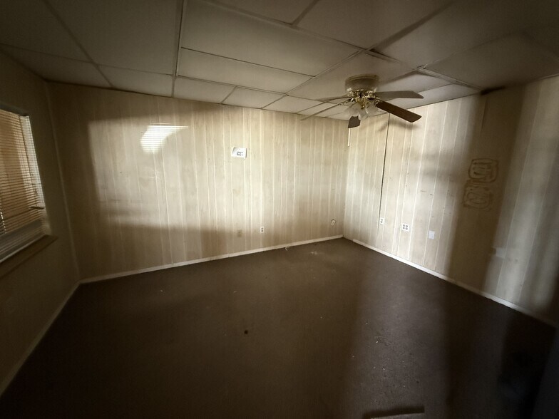More Photos Of 1561 US Highway 380, Plains Warehouse For Sale
