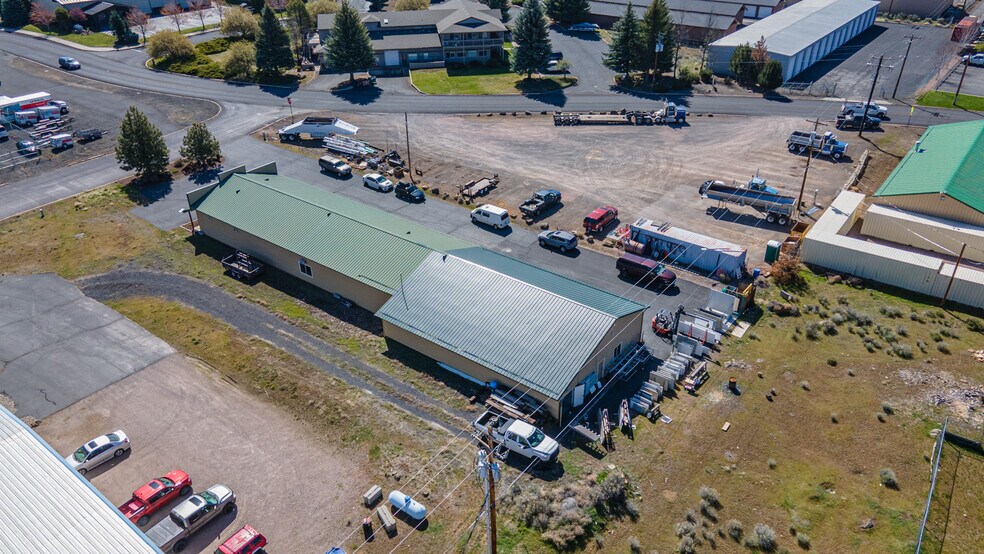 More Photos Of 723 N Curtis Ct, Sisters Industrial For Sale