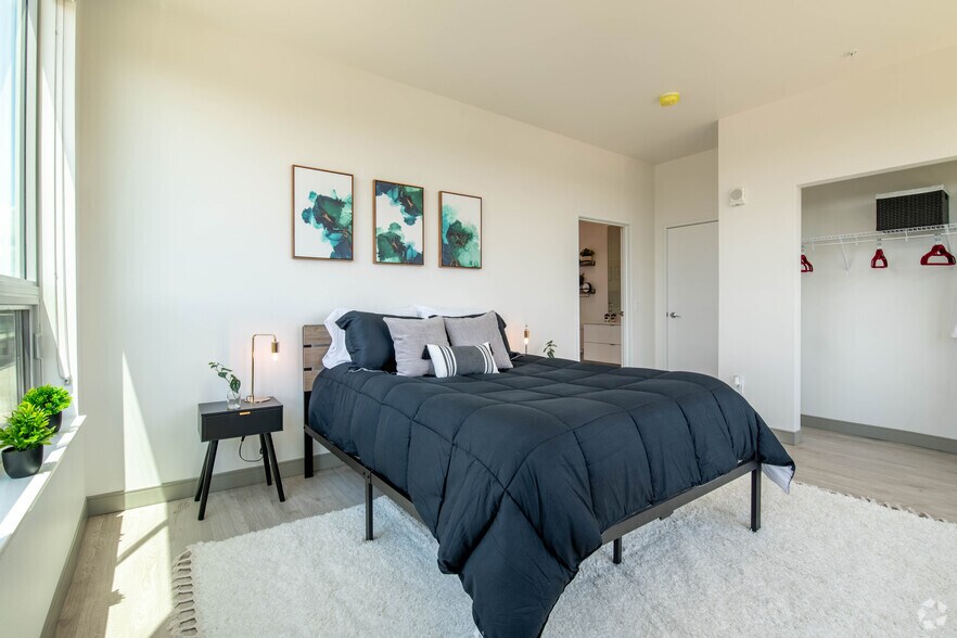 More Photos Of 2521 East Washington Ave, Madison Apartments For Lease