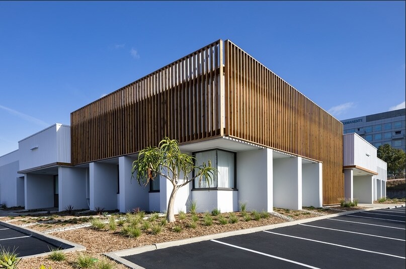 More Photos Of 9445 Farnham St, San Diego Unknown For Lease