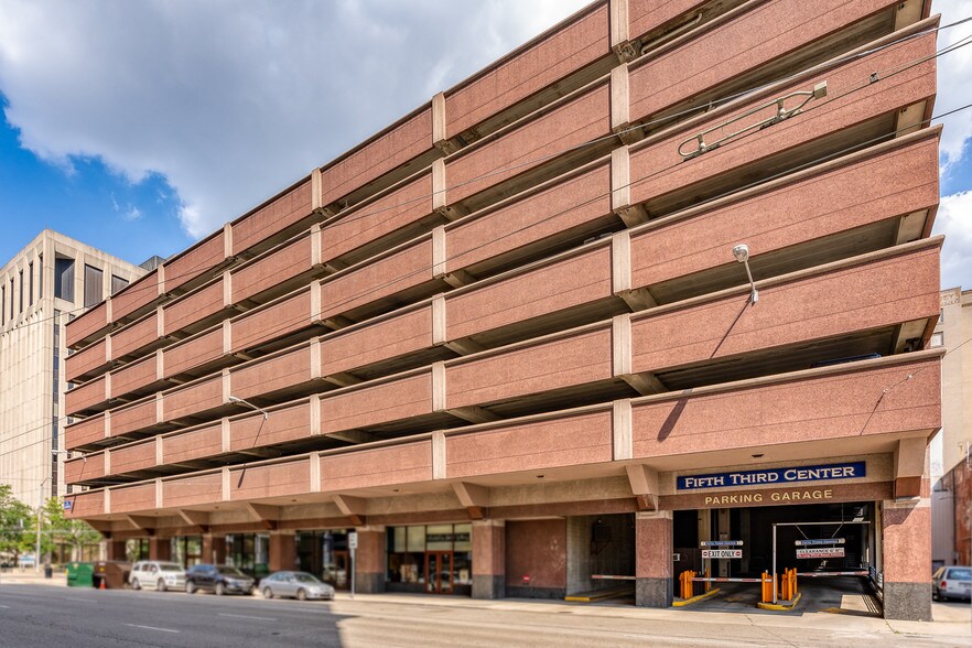 More Photos Of 1 S Main St, Dayton Office For Lease