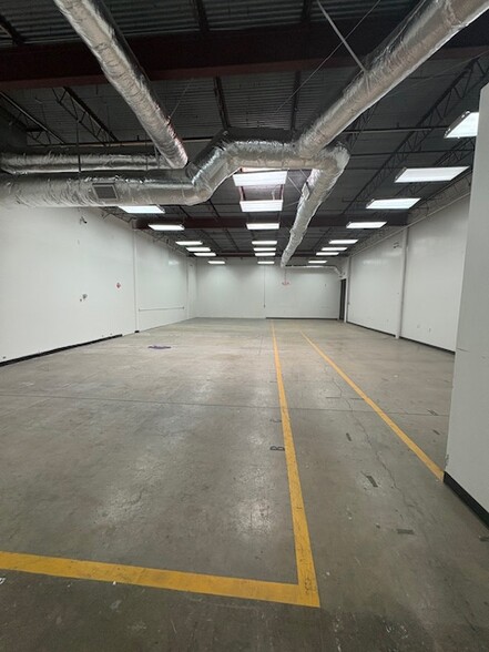More Photos Of 11418 Reeder Rd, Dallas Warehouse For Lease