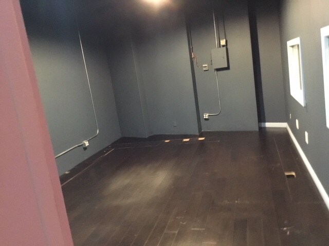 More Photos Of 1655 S Compton Ave, Los Angeles Manufacturing For Sale