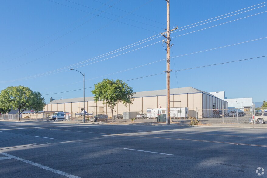 More Photos Of 615 N King Rd, San Jose Warehouse For Lease