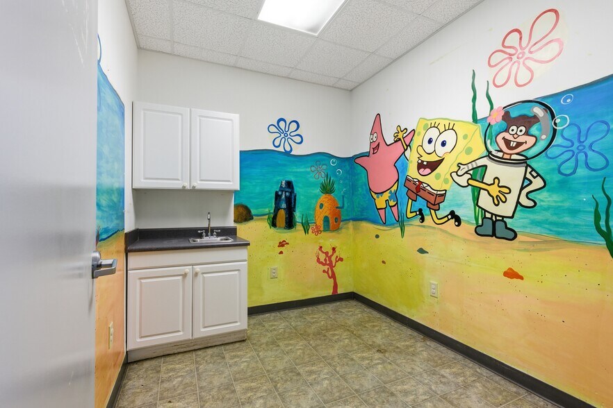 More Photos Of 148-156 W Tugalo St, Toccoa Office For Lease