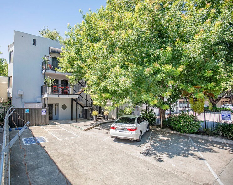 More Photos Of 2109-2111 J St, Sacramento Apartments For Lease