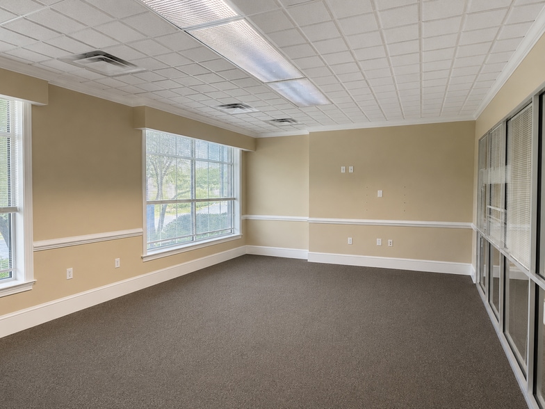 More Photos Of 1417 Stuart Engals Blvd, Mount Pleasant Medical For Lease