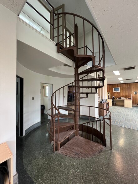 More Photos Of 810 Noblestown Rd, Carnegie Office For Sale