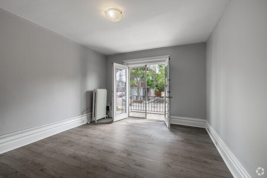 More Photos Of 46 Carlyle Ave, Ottawa Apartments For Sale