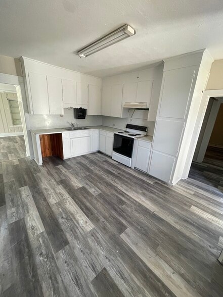 More Photos Of 700 W Main St, Spartanburg Hotel For Sale