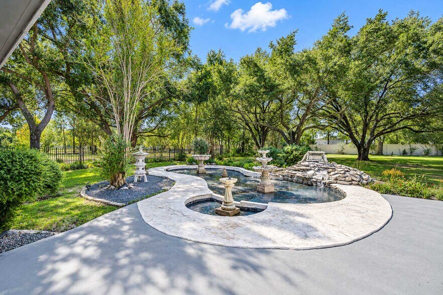 More Photos Of 17635 Kings Ct, Cypress Office Residential For Sale
