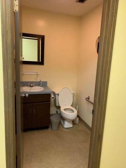 More Photos Of 10569 Lem Turner Rd, Jacksonville Medical For Sale