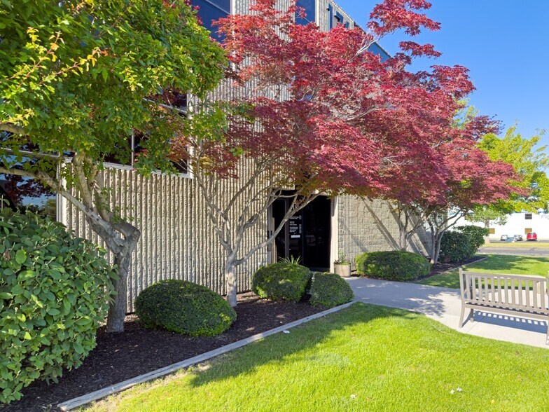 More Photos Of 176 N 2200 W, Salt Lake City Office For Sale