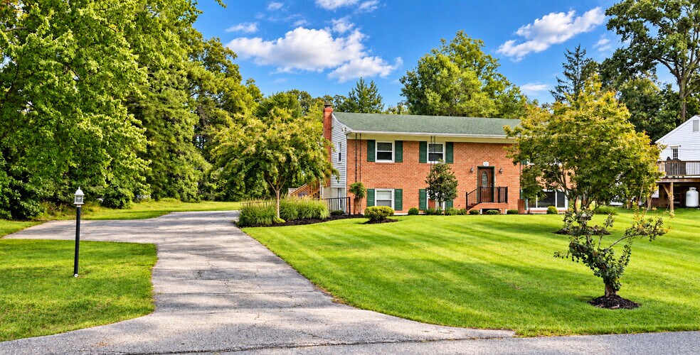 Primary Photo Of 4100 Old Washington Rd, Waldorf Healthcare For Sale