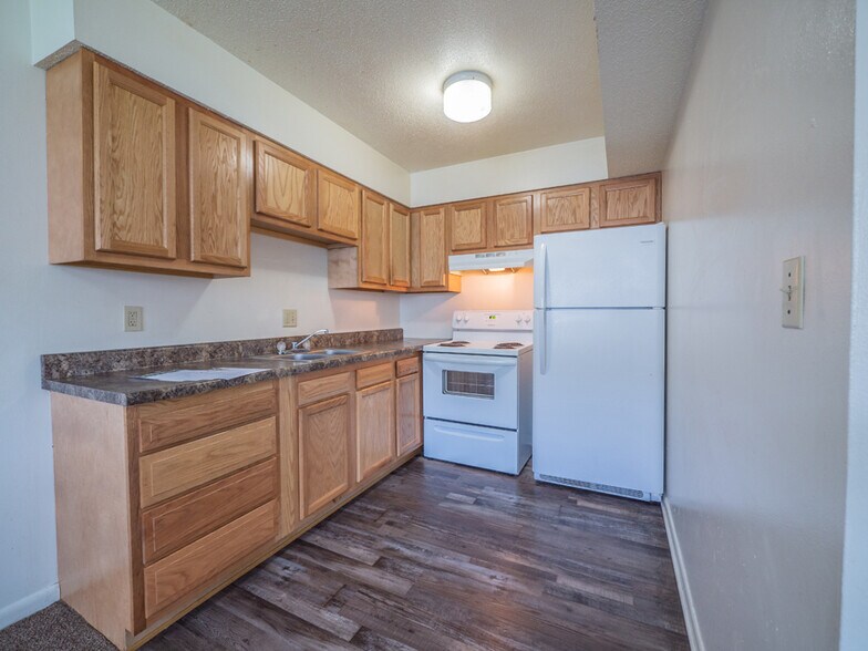More Photos Of 1121 N College Dr, Maryville Apartments For Sale