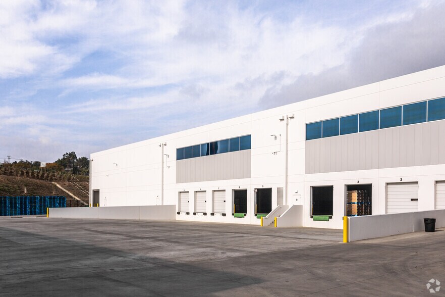 More Photos Of 14 Longitude Way, Corona Distribution For Sale