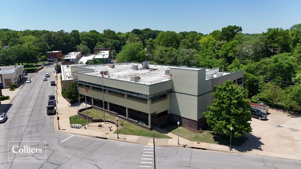 Primary Photo Of 305 E Main St, Siloam Springs Office For Sale