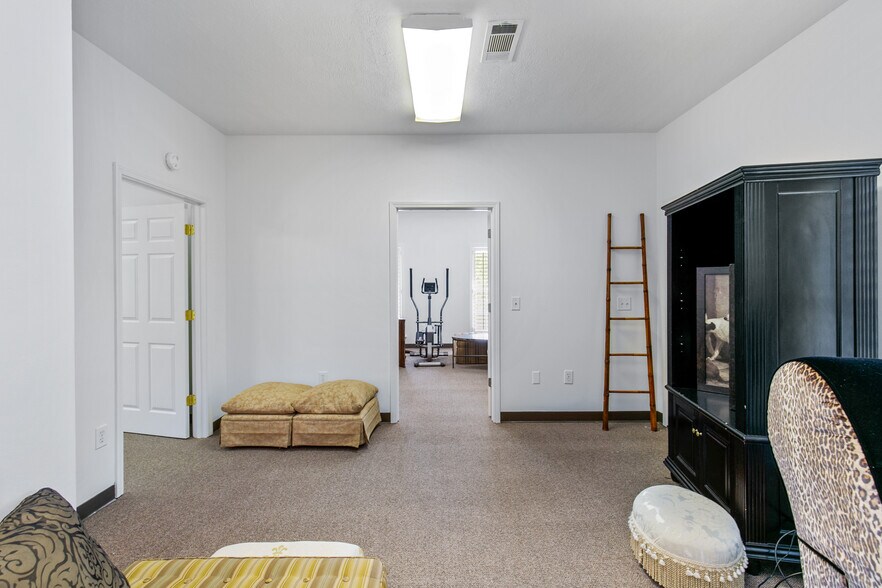 More Photos Of 407 Orchard Park, Ridgeland Office Residential For Sale