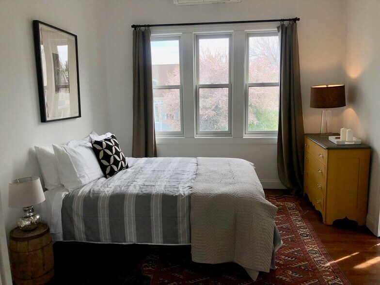 More Photos Of 2 Courtney Ave, Newburgh Apartments For Sale