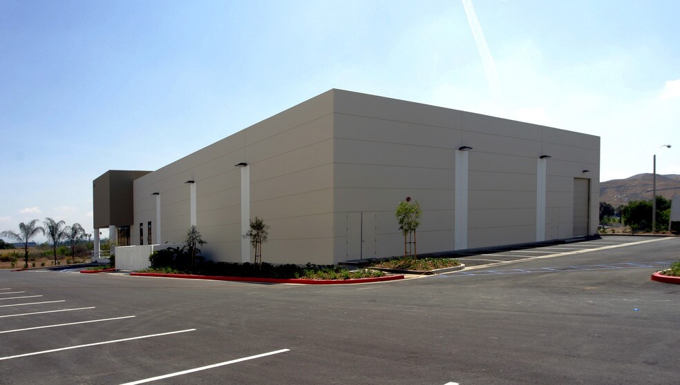 More Photos Of 220 Crouse Dr, Corona Warehouse For Lease