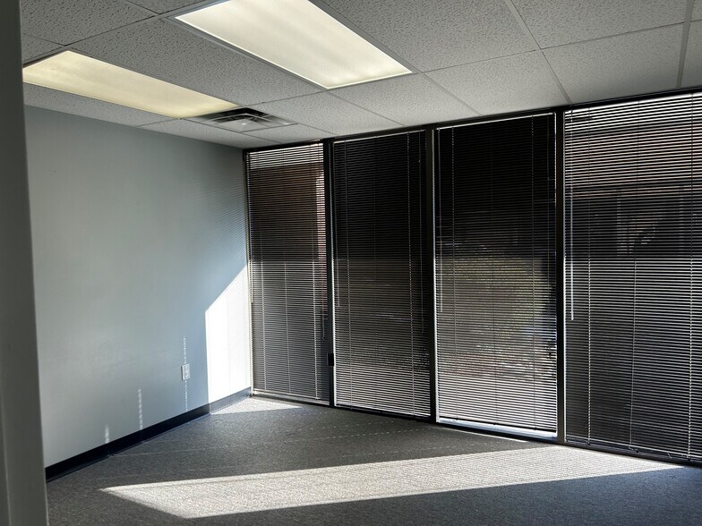 More Photos Of 9047 Executive Park Dr, Knoxville Office For Lease