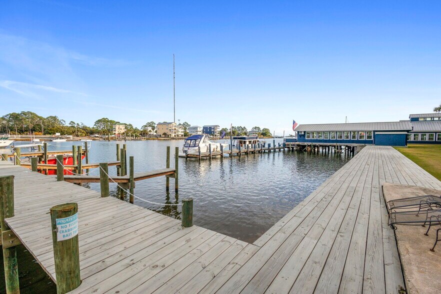 More Photos Of 275 Timber Island Rd, Carrabelle Restaurant For Sale