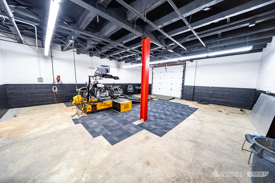 More Photos Of 5100 St Clair Ave, Cleveland Showroom For Lease