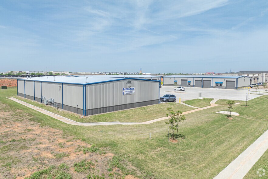 More Photos Of 9345 S Eastern Ave, Moore Warehouse For Lease